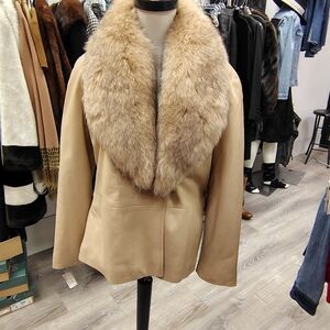 Luxurious Tan Fur Collar Women's Jacket